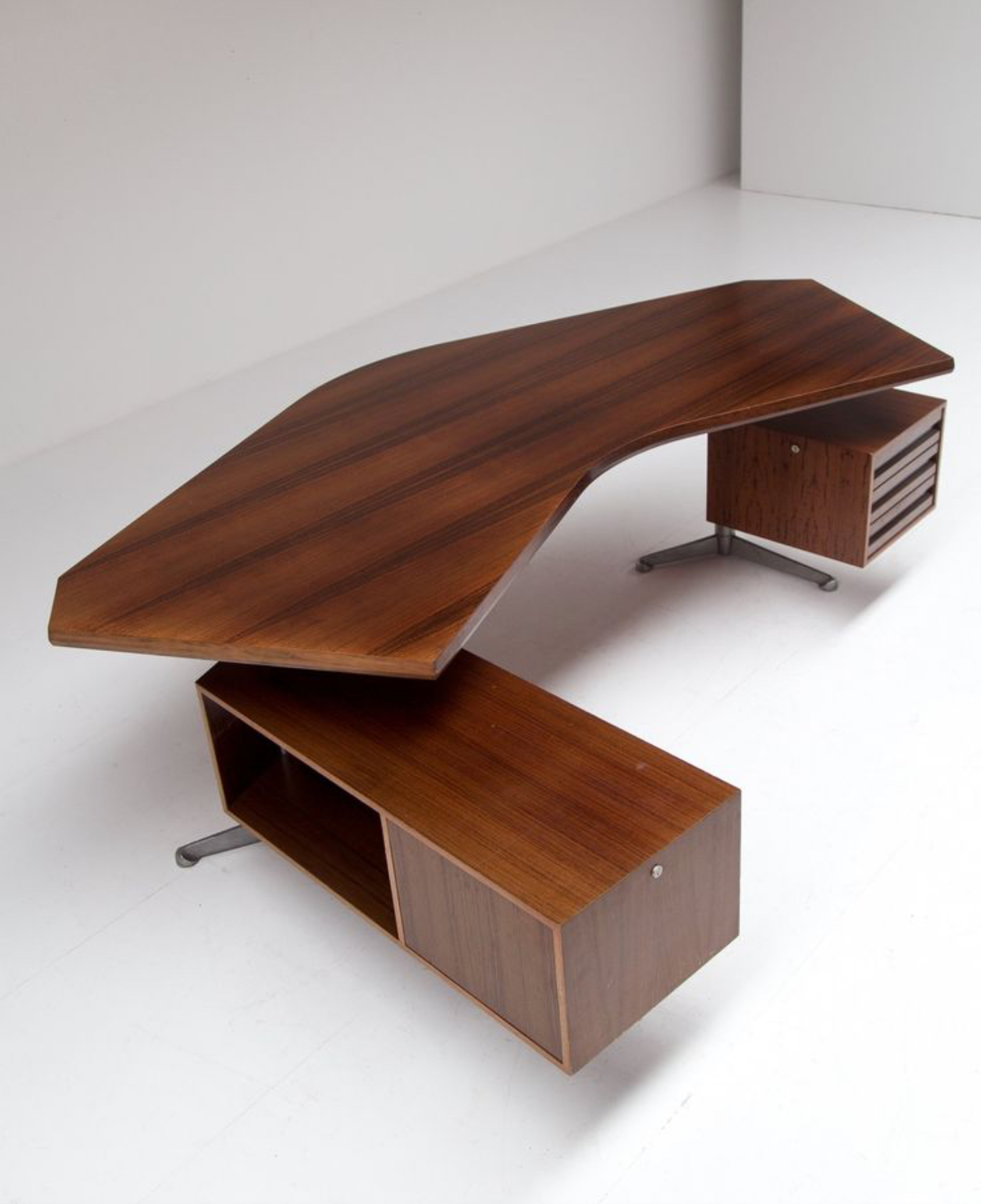 Fourniture, de, bureau, professionnel, Grossiste, mobilier, de, bureau, Maroc,
bureau, de, direction,
Bureau, de, direction, moderne, au, design, italien, bois, Chêne, massif,design, bois, noyer, inox, verre, bureau, secrétariat
